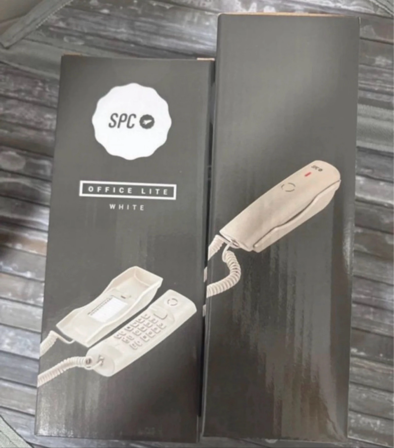 Deux téléphones fixes – photo 2